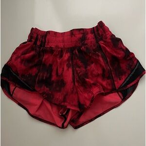 Lululemon Hotty Hot Shorts - 2.5 inch